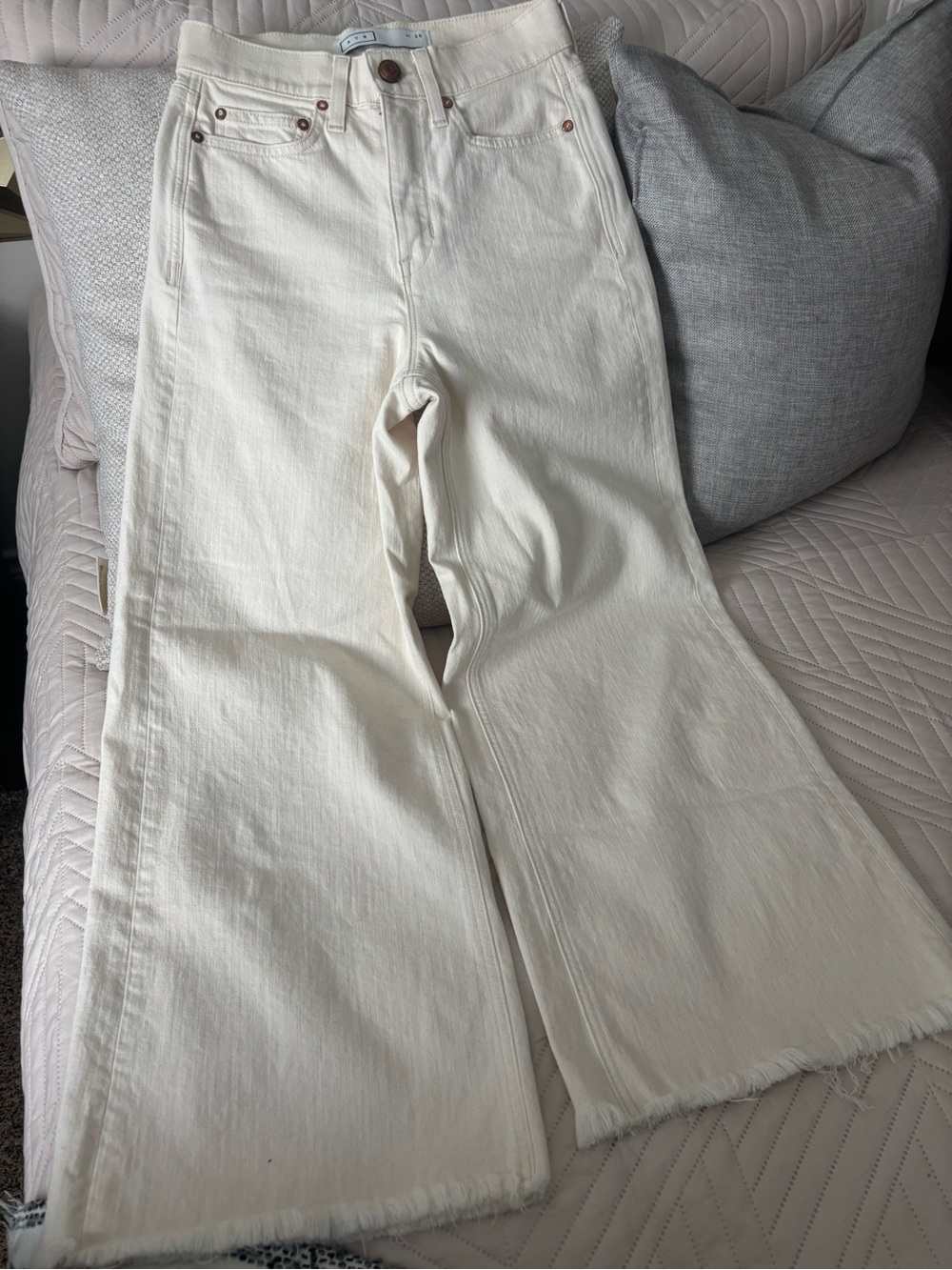 🤍 AYR White High-Rise Wide Leg Cropped Jeans